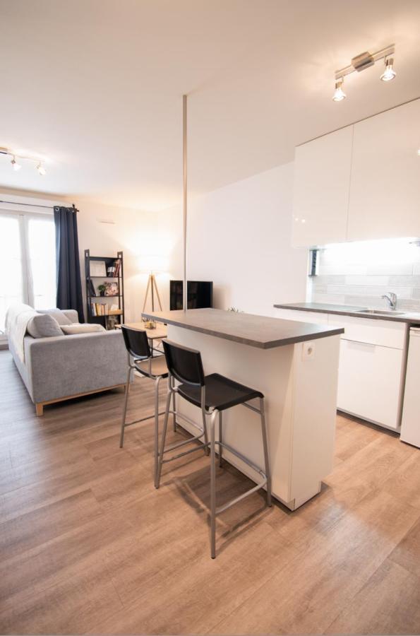 Joli Studio Tout Confort A 2 Pas De La Gare Poissy Dış mekan fotoğraf
